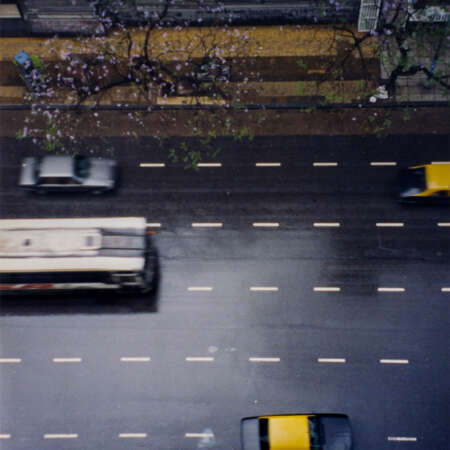<p>Sparse traffic on Avenida Santa Fe, shot from nine storeys above.<br /></p>
