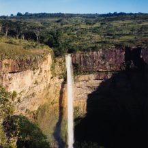 <p>The spectacular Véu da Noiva (Bridal Veil) waterfall in the Chapada dos Guimarães National Park. The falls drop a dramatic 86 metres into a perfect pool...</p>