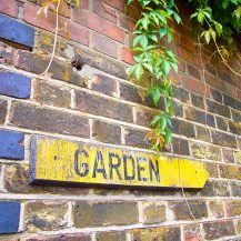 <p>Pleasant details in London.<br /></p>