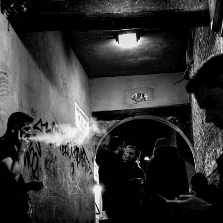 <p>A bustling night scene in a San Polo passageway, Venice.<br /></p>