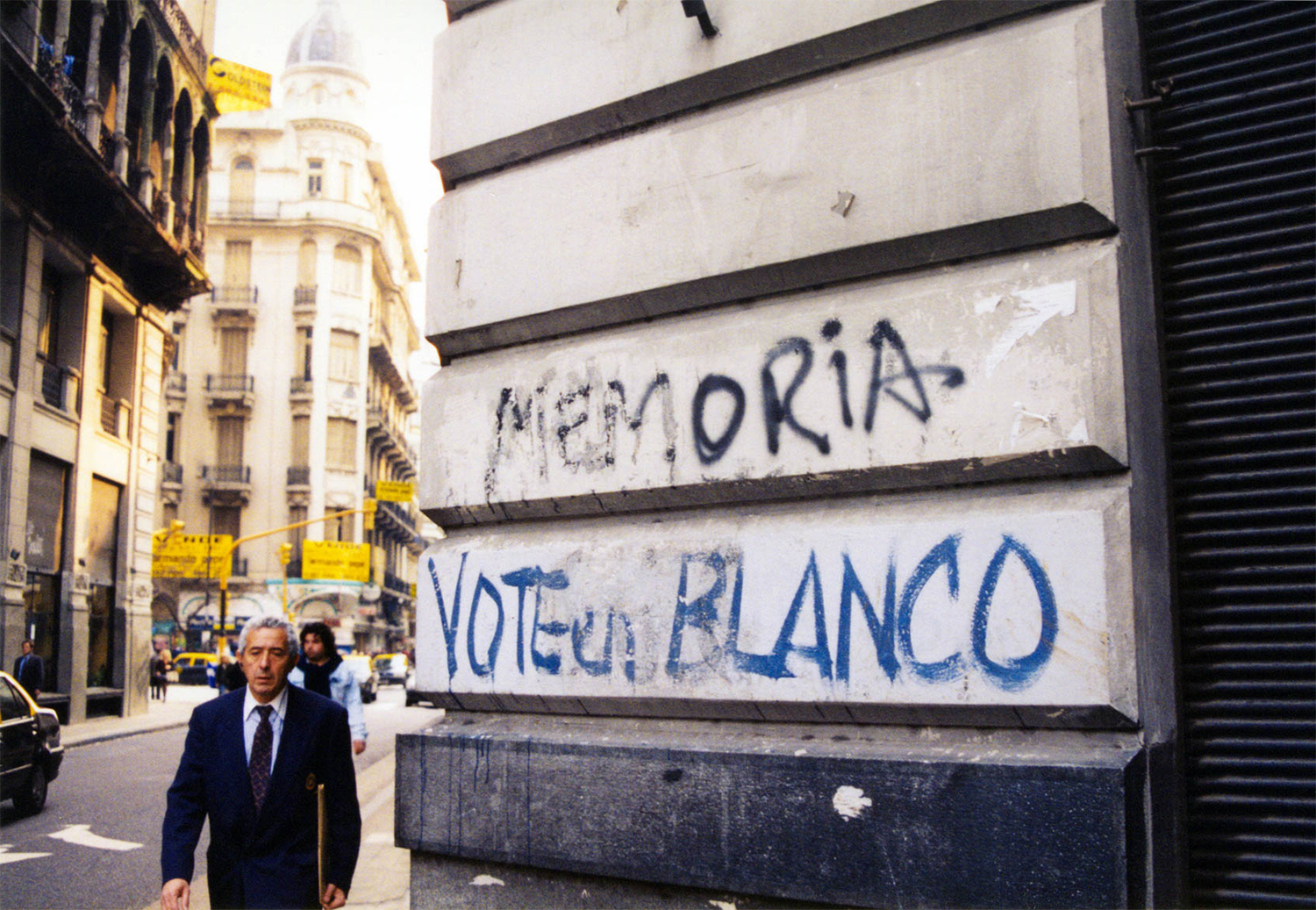 <p>'Memory' and 'vote blank' – two slogans summarising popular exasperation with the post-dictatorship Argentine political landscape. <br /></p>